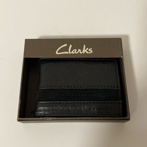 Clarks magnetic front pocket leather wallet